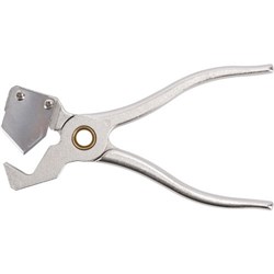 PLASTIC PIPE CUTTING TOOL